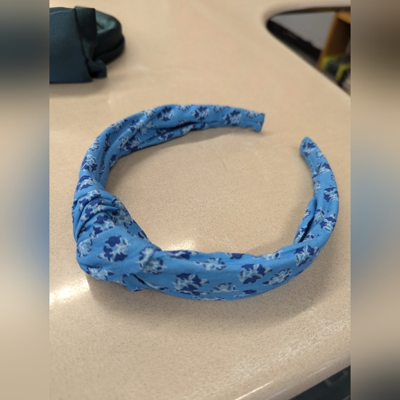 NWoT 💙💐🤍 J. CREW ⭐COTTON HEADBAND, ultra femme BLUE/WHITE FLOWER print🤍💐💙 - Picture 5 of 5